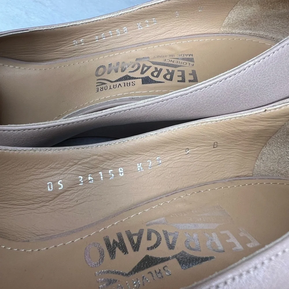 SALVATORE FERRAGAMO WOMENS PEEP TOE WEDGES LIGHT BEIGE SZ 9 - Picture 9 of 10